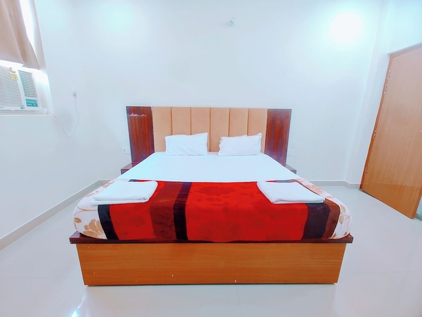 Imagen de la habitación del Hotel Awadh Star Palace. Foto 7
