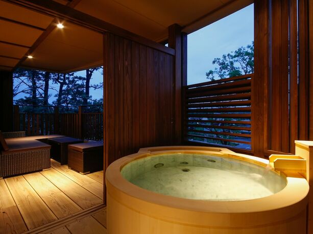 Imagen de la habitación del Hotel Awaji Hamarikyu Takumi. Foto 33