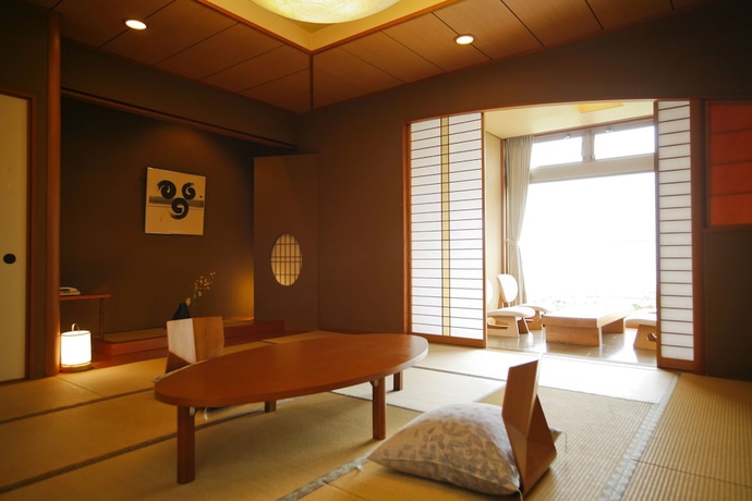 Imagen de la habitación del Hotel Awaji Island Uzushio Onsen Umemaru. Foto 12