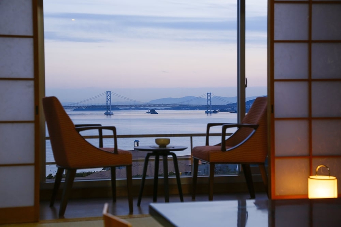 Imagen de la habitación del Hotel Awaji Island Uzushio Onsen Umemaru. Foto 15