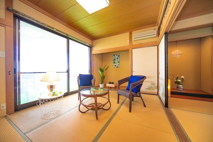 Imagen de la habitación del Hotel Awaji Seaside Resort In Shiduki. Foto 24