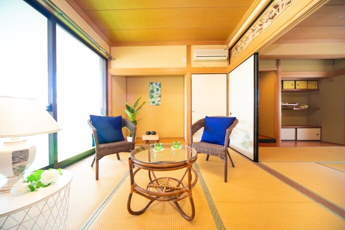 Imagen de la habitación del Hotel Awaji Seaside Resort In Shiduki. Foto 26
