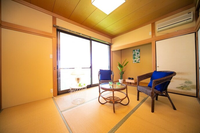 Imagen de la habitación del Hotel Awaji Seaside Resort In Shiduki. Foto 34