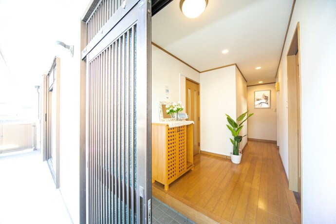 Imagen de los interiores del Hotel Awaji Seaside Resort In Shiduki. Foto 37