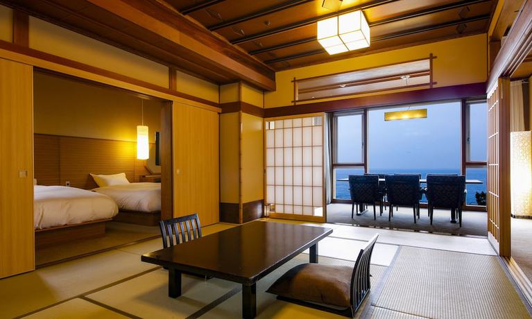 Imagen de la habitación del Hotel Awaji Yumesenkei - Sumoto Onsen. Foto 9