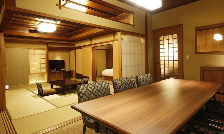 Imagen de la habitación del Hotel Awaji Yumesenkei - Sumoto Onsen. Foto 10
