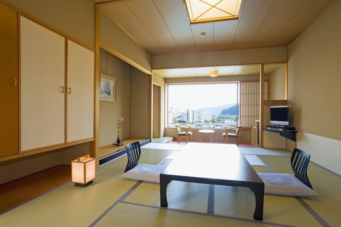 Imagen de la habitación del Hotel Awaji Yumesenkei - Sumoto Onsen. Foto 11