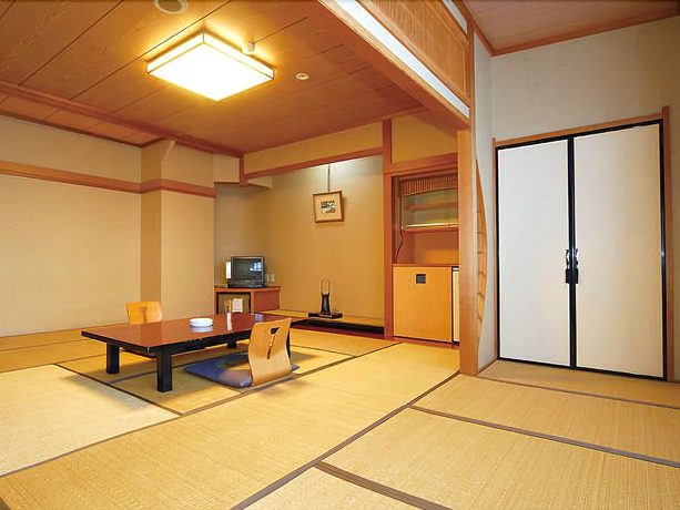 Imagen de la habitación del Hotel Awara Grand. Foto 4