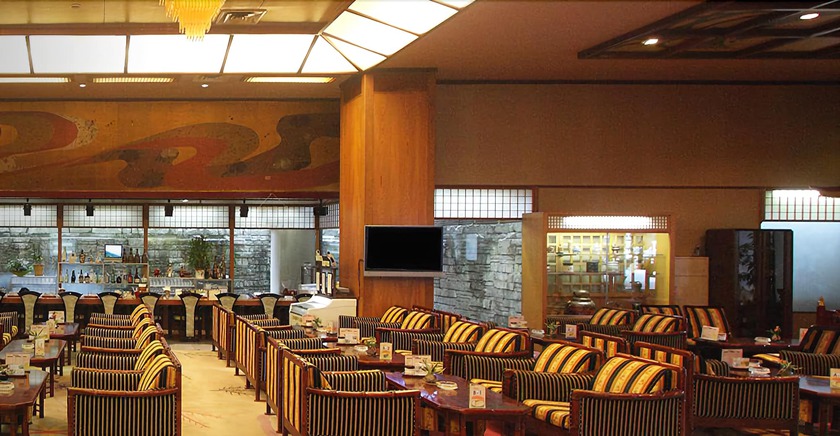 Imagen del bar/restaurante del Hotel Awara Grand. Foto 2