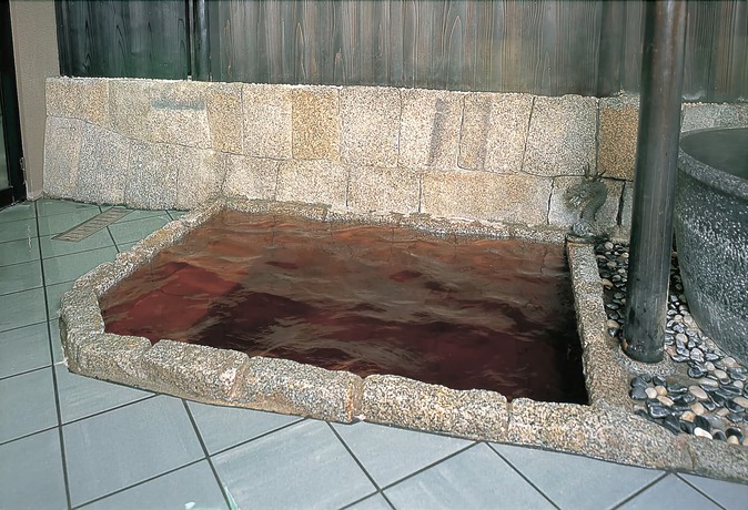 Imagen de la piscina del Hotel Awara Grand. Foto 18