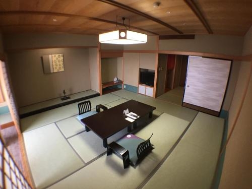 Imagen de la habitación del Hotel Awara Onsen Matuya Sen Sen. Foto 8