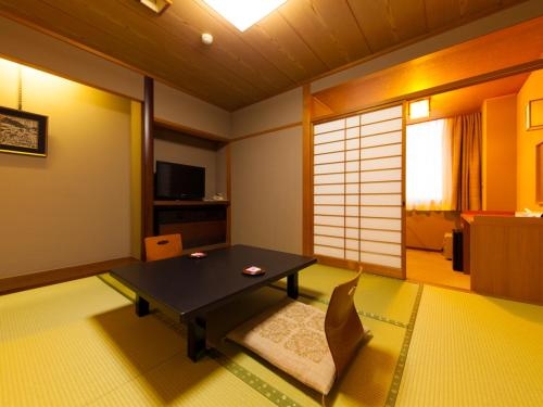 Imagen de la habitación del Hotel Awara Onsen Seifuso. Foto 10