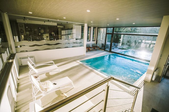 Imagen de la piscina del Hotel Awka Apart. Foto 20