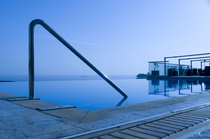 Imagen de la piscina del Hotel Ax Palazzo Capua. Foto 14