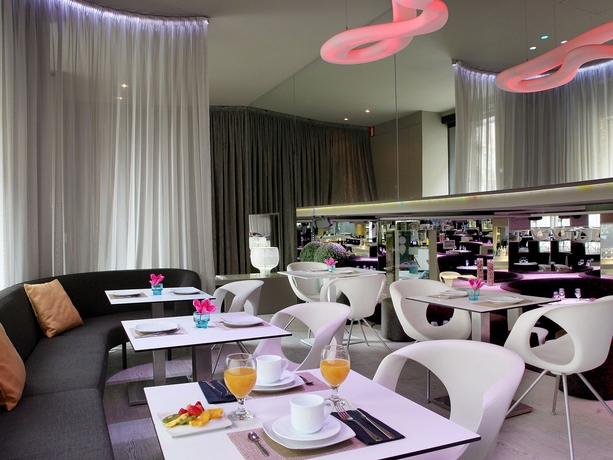 Imagen del bar/restaurante del Hotel Axel Barcelona - Adults Only. Foto 2