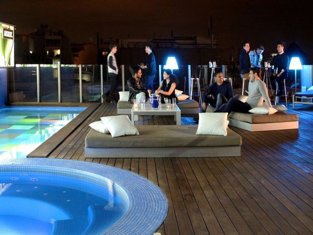 Imagen de la piscina del Hotel Axel Barcelona - Adults Only. Foto 12