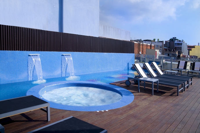 Imagen de la piscina del Hotel Axel Barcelona - Adults Only. Foto 15