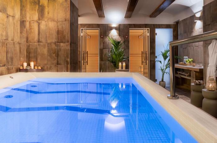 Imagen de la piscina del Hotel Axel Valencia - Adults Only. Foto 7