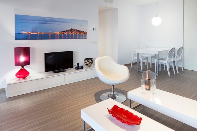 Imagen general del Hotel AxelBeach Ibiza Suites Apartments Spa and Beach Club - Adults Only. Foto 13