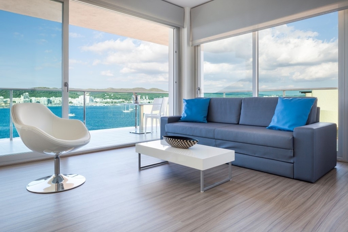 Imagen general del Hotel AxelBeach Ibiza Suites Apartments Spa and Beach Club - Adults Only. Foto 15