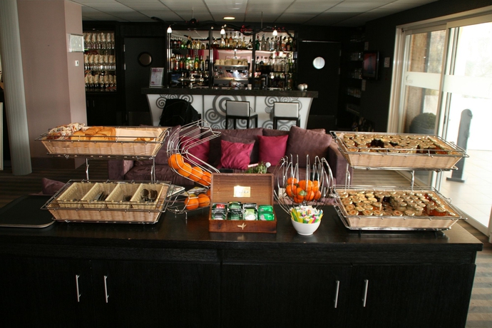 Imagen del bar/restaurante del Hotel Ax'hotel. Foto 3