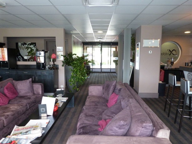 Imagen de los interiores del Hotel Ax'hotel. Foto 9