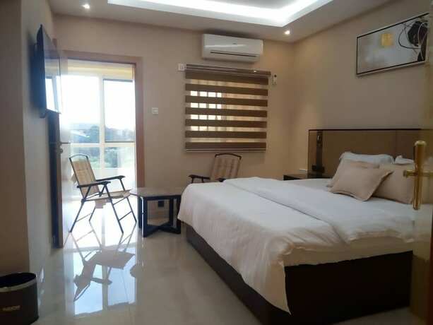 Imagen de la habitación del Hotel Axion Honors. Foto 13