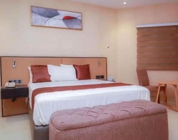 Imagen de la habitación del Hotel Axion Honors. Foto 16