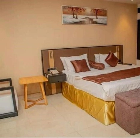 Imagen de la habitación del Hotel Axion Honors. Foto 18