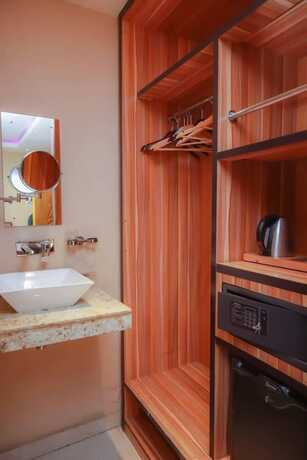 Imagen de la habitación del Hotel Axion Honors. Foto 20