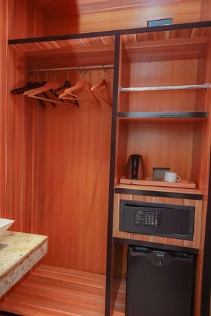 Imagen general del Hotel Axion Honors. Foto 10