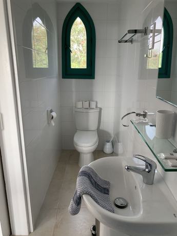 Imagen de la habitación del Hotel Axiothea. Foto 16