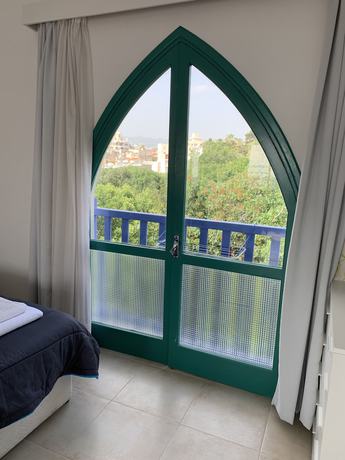 Imagen de la habitación del Hotel Axiothea. Foto 17