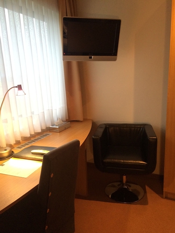 Imagen de la habitación del Hotel Axis. Foto 7