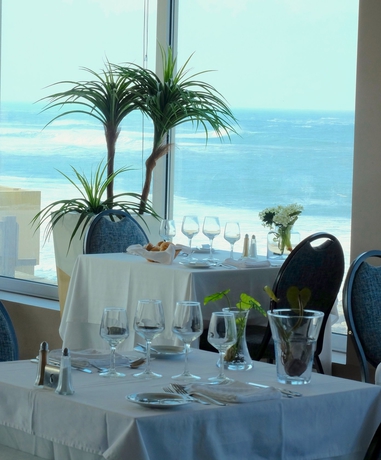 Imagen del bar/restaurante del Hotel Axis Ofir Beach Resort. Foto 2