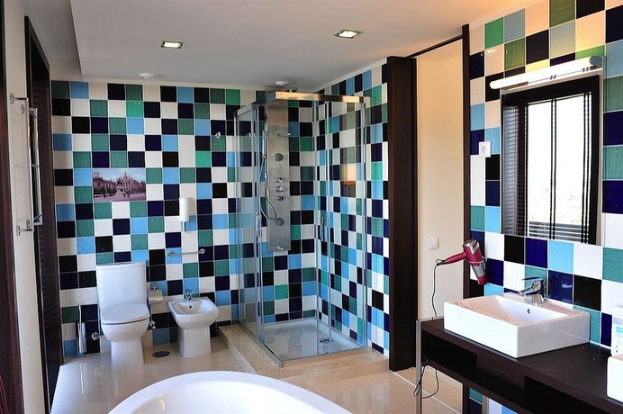 Imagen de la habitación del Hotel Axis Porto Business and Spa. Foto 3