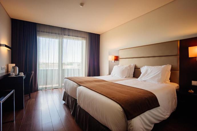 Imagen de la habitación del Hotel Axis Porto Business and Spa. Foto 9