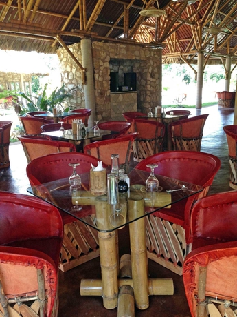 Imagen del bar/restaurante del Hotel Axkan Arte Palenque. Foto 4