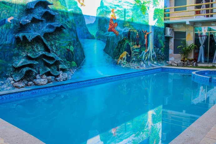 Imagen de la piscina del Hotel Axkan Arte Tuxtla. Foto 18