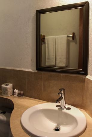 Imagen de la habitación del Hotel Axkan Arte Tuxtla. Foto 12