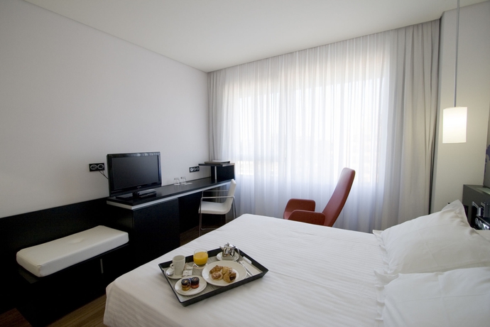 Imagen de la habitación del Hotel Axor Barajas. Foto 6