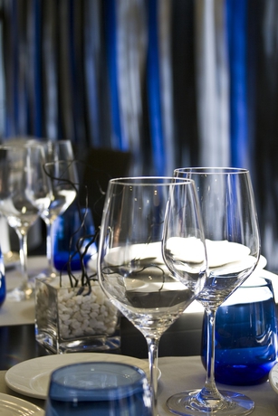 Imagen del bar/restaurante del Hotel Axor Barajas. Foto 2