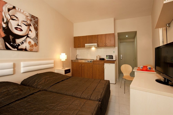 Imagen de la habitación del Hotel Axos. Foto 3