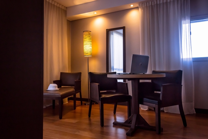 Imagen de la habitación del Hotel Axsur Design. Foto 14