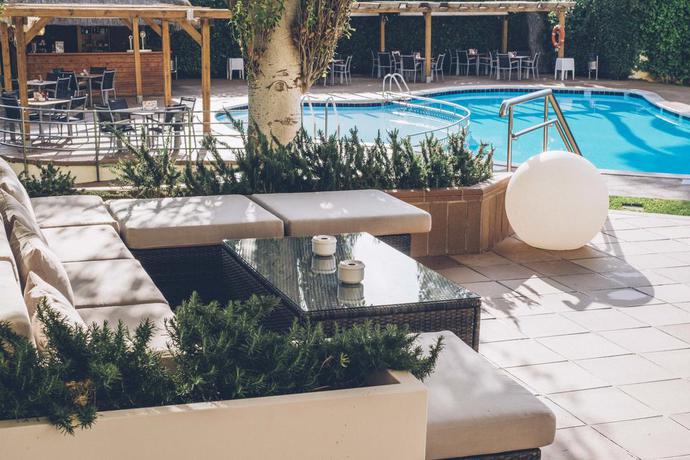 Imagen de la piscina del Hotel Aya Seahotel – Adults Only. Foto 28