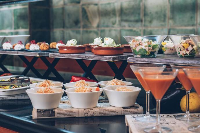 Imagen del bar/restaurante del Hotel Aya Seahotel – Adults Only. Foto 4