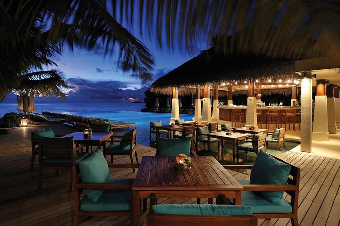 Imagen del bar/restaurante del Hotel Ayada Maldives. Foto 2
