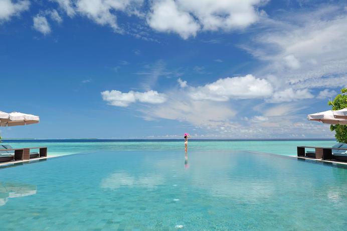 Imagen de la piscina del Hotel Ayada Maldives. Foto 24