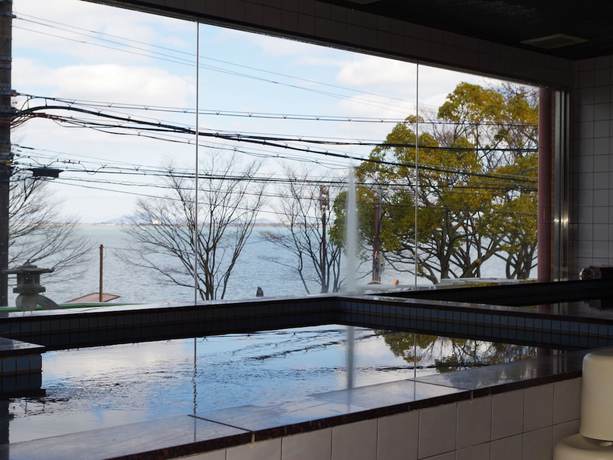 Imagen de la piscina del Hotel Ayaha Lakeside. Foto 18