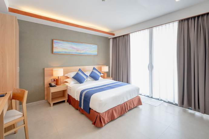 Imagen de la habitación del Hotel Ayala Ocean View. Foto 4